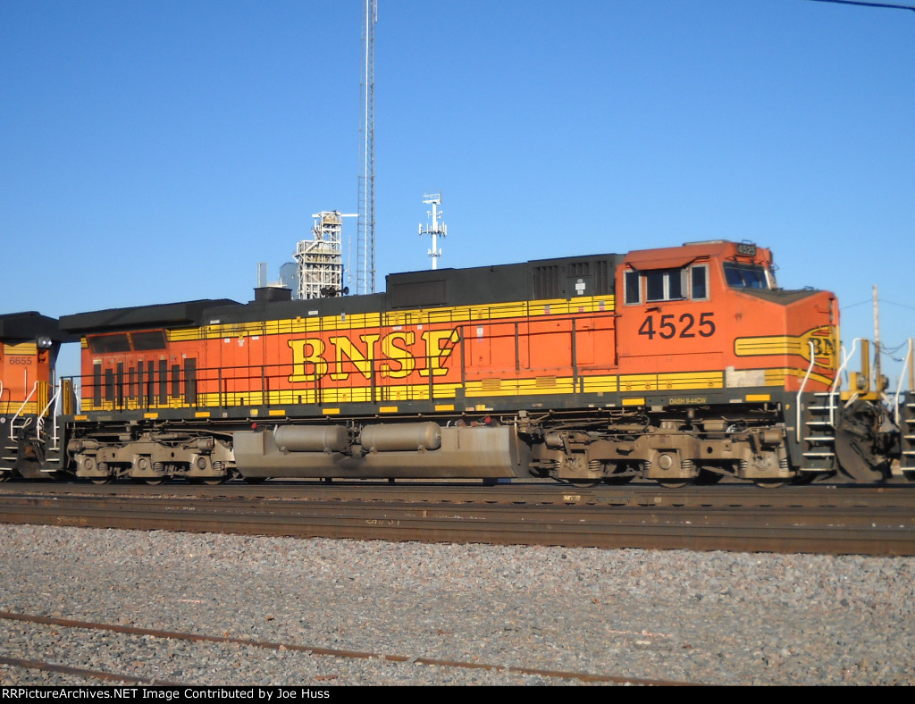 BNSF 4525